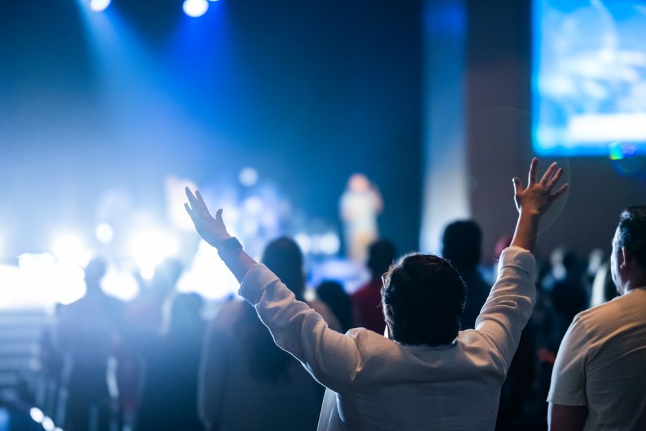 Publika uzbuđeno prati koncert
